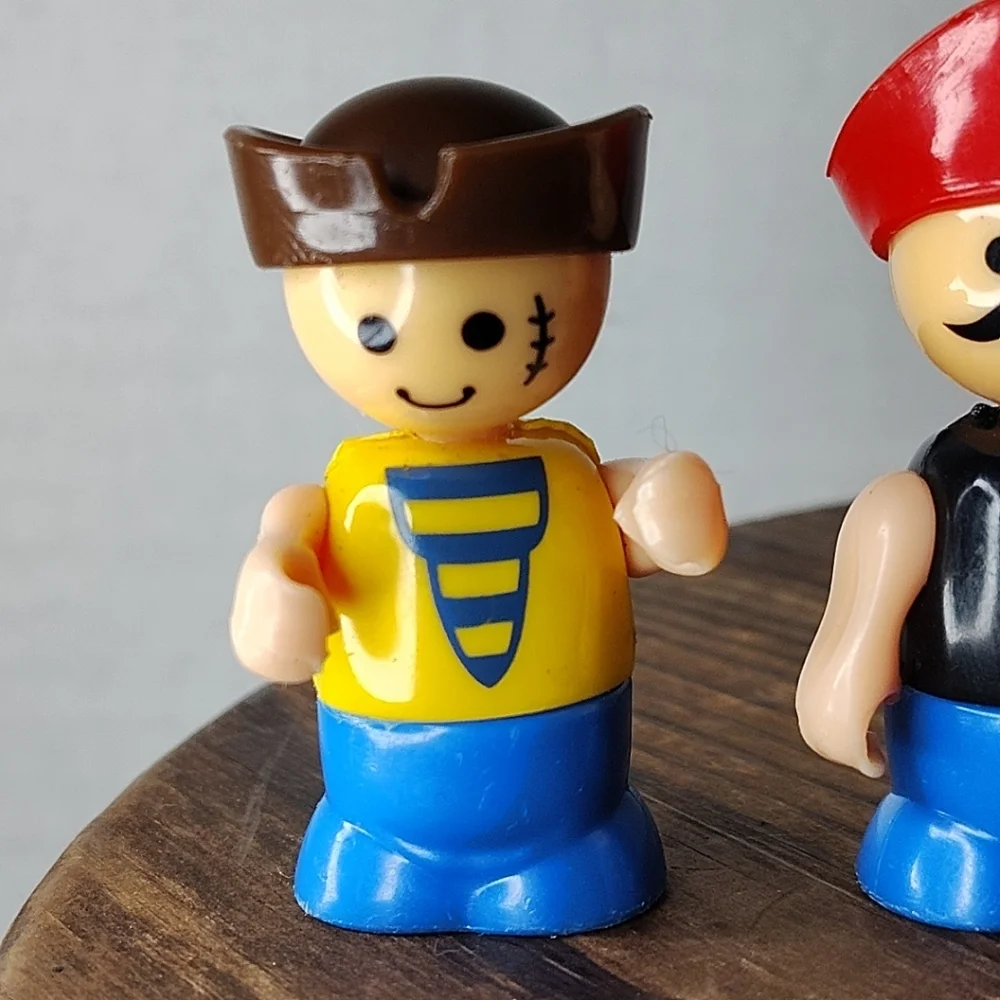 Vintage PlaySkool Lot Lil Playmate King Knights Figures Soldier Guards Pirate